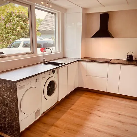 Apartment Aan De Dijk